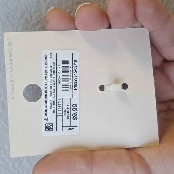 A new day gold tone with white ring - Picture 3 of 5